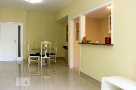 Sala de apartamento para alugar com 1 quarto, 60m² em Barra da Tijuca, Rio de Janeiro