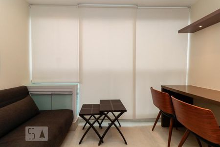 Varanda de kitnet/studio para alugar com 1 quarto, 27m² em Jardim Paulistano, São Paulo