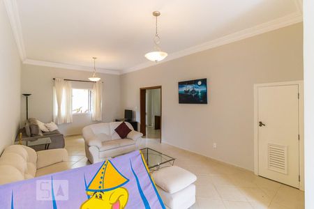 Sala de estar de casa de condomínio à venda com 4 quartos, 300m² em Loteamento Caminhos de São Conrado (sousas), Campinas