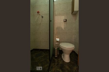 Casa à venda com 242m², 3 quartos e 5 vagas Casa à venda com 242m², 3 quartos e 5 vagasBanheiro