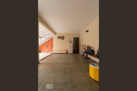 Casa à venda com 242m², 3 quartos e 5 vagas Casa à venda com 242m², 3 quartos e 5 vagasÁrea comum - Churrasqueira