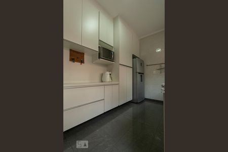 Casa à venda com 242m², 3 quartos e 5 vagas Casa à venda com 242m², 3 quartos e 5 vagasCozinha