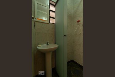 Casa à venda com 242m², 3 quartos e 5 vagas Casa à venda com 242m², 3 quartos e 5 vagasBanheiro