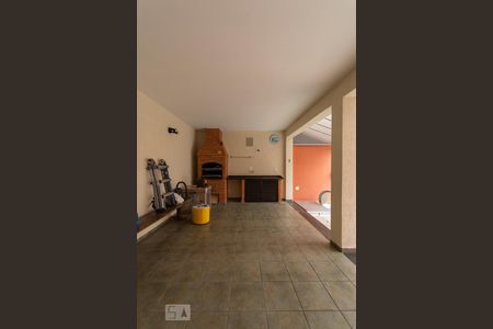 Casa à venda com 242m², 3 quartos e 5 vagas Casa à venda com 242m², 3 quartos e 5 vagasÁrea comum - Churrasqueira