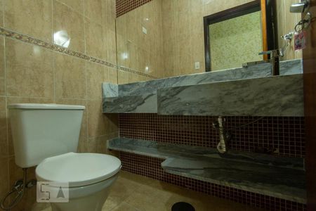 Casa à venda com 242m², 3 quartos e 5 vagas Casa à venda com 242m², 3 quartos e 5 vagassuíte 2