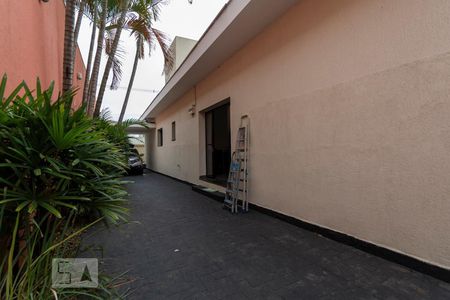 Casa à venda com 242m², 3 quartos e 5 vagas