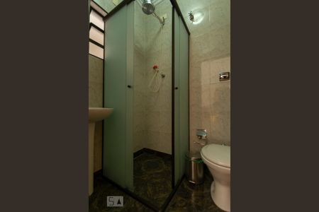 Casa à venda com 242m², 3 quartos e 5 vagas Casa à venda com 242m², 3 quartos e 5 vagasBanheiro