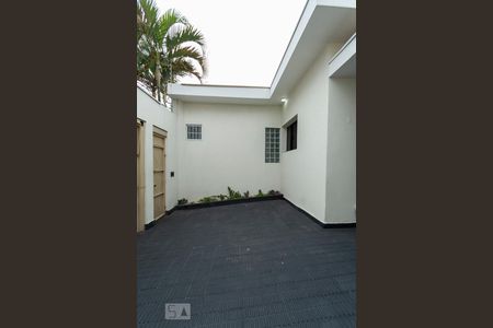 Casa à venda com 242m², 3 quartos e 5 vagas Casa à venda com 242m², 3 quartos e 5 vagasÁrea comum