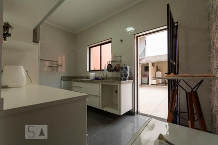 Casa à venda com 242m², 3 quartos e 5 vagas Casa à venda com 242m², 3 quartos e 5 vagasCozinha