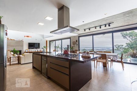 Cozinha de casa de condomínio para alugar com 4 quartos, 500m² em Vila Nova, Porto Alegre