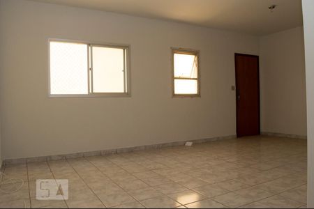 Sala de apartamento para alugar com 3 quartos, 90m² em Santa Mônica, Uberlândia