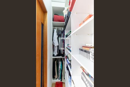 Closet  de apartamento à venda com 2 quartos, 55m² em Bela Vista, São Paulo