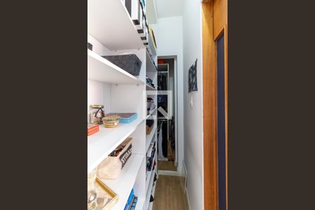 Closet  de apartamento à venda com 2 quartos, 55m² em Bela Vista, São Paulo