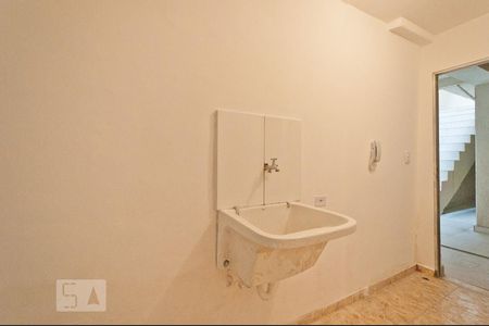 Lavanderia de casa para alugar com 1 quarto, 55m² em Vila Araguaia, São Paulo