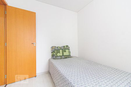 Quarto 1 de apartamento para alugar com 3 quartos, 60m² em Bom Jesus, São José dos Pinhais