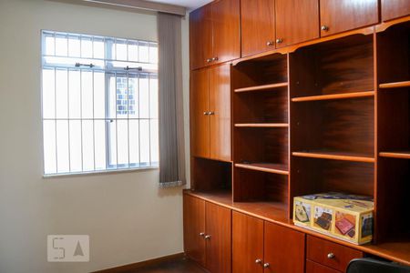 Quarto 1 de apartamento para alugar com 3 quartos, 85m² em Alto Caiçaras, Belo Horizonte