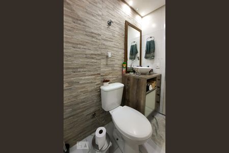 Apartamento à venda com 75m², 2 quartos e 1 vaga Apartamento à venda com 75m², 2 quartos e 1 vagaBanheiro