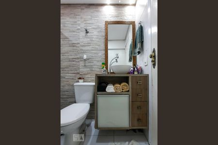 Apartamento à venda com 75m², 2 quartos e 1 vaga Apartamento à venda com 75m², 2 quartos e 1 vagaBanheiro