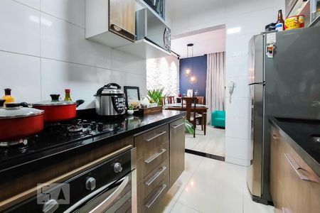 Apartamento à venda com 75m², 2 quartos e 1 vaga Apartamento à venda com 75m², 2 quartos e 1 vagaCozinha