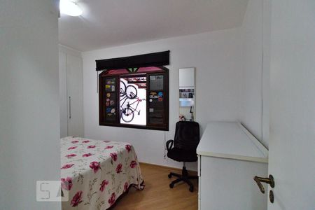 Quarto 1 de casa à venda com 3 quartos, 300m² em Jardim Monte Alegre, Taboão da Serra