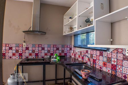 Cozinha de apartamento à venda com 2 quartos, 45m² em Feitoria, São Leopoldo