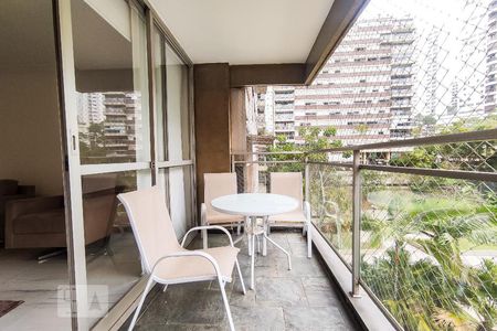 Varanda de apartamento à venda com 4 quartos, 170m² em Real Parque, São Paulo