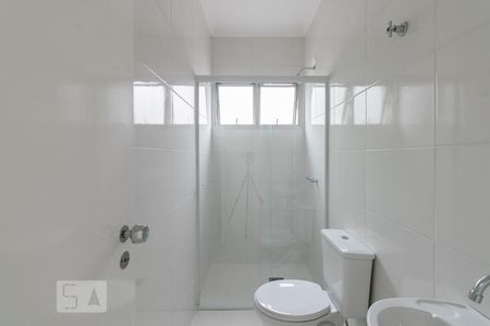 Banheiro de apartamento para alugar com 1 quarto, 40m² em Indianópolis, São Paulo