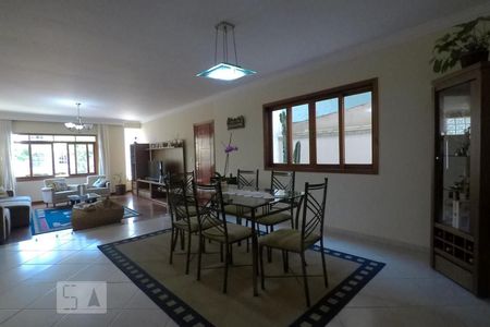 Sala de casa à venda com 3 quartos, 250m² em Jardim Londrina, São Paulo