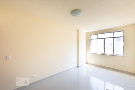 Sala de apartamento para alugar com 2 quartos, 90m² em Icaraí, Niterói