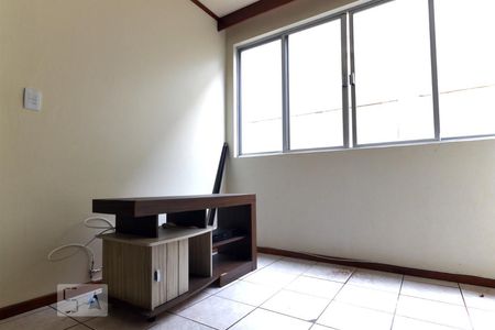 Sala de apartamento para alugar com 2 quartos, 60m² em Roçado, São José