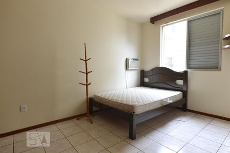 Quarto 1 de apartamento para alugar com 2 quartos, 60m² em Roçado, São José