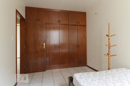 Quarto 1 de apartamento para alugar com 2 quartos, 60m² em Roçado, São José