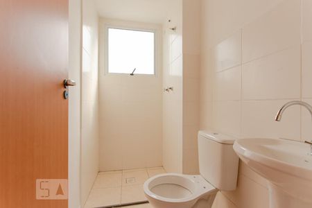 Banheiro de apartamento para alugar com 2 quartos, 43m² em São José, Canoas