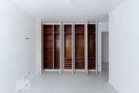 Suíte  de apartamento à venda com 3 quartos, 130m² em Itaim Bibi, São Paulo