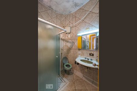 Banheiro de apartamento à venda com 1 quarto, 50m² em Vila Monumento, São Paulo