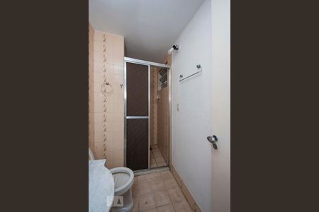 Banheiro  de apartamento à venda com 1 quarto, 42m² em Jardim Carvalho, Porto Alegre