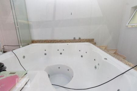 Casa à venda com 400m², 3 quartos e 4 vagas Casa à venda com 400m², 3 quartos e 4 vagasJacuzzi