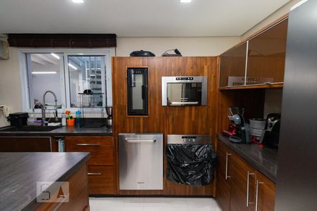 Casa à venda com 400m², 3 quartos e 4 vagas Casa à venda com 400m², 3 quartos e 4 vagasCozinha