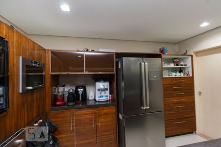 Casa à venda com 400m², 3 quartos e 4 vagas Casa à venda com 400m², 3 quartos e 4 vagasCozinha