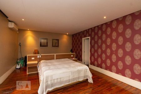 Casa à venda com 400m², 3 quartos e 4 vagas Casa à venda com 400m², 3 quartos e 4 vagasSuite 2