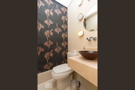 Casa à venda com 400m², 3 quartos e 4 vagas Casa à venda com 400m², 3 quartos e 4 vagasLavabo