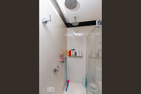 Casa à venda com 400m², 3 quartos e 4 vagas Casa à venda com 400m², 3 quartos e 4 vagasBanheiro suite 2