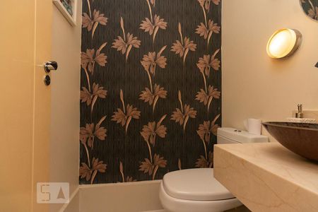 Casa à venda com 400m², 3 quartos e 4 vagas Casa à venda com 400m², 3 quartos e 4 vagasLavabo