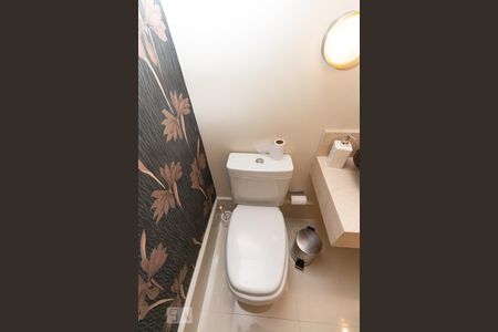 Casa à venda com 400m², 3 quartos e 4 vagas Casa à venda com 400m², 3 quartos e 4 vagasLavabo