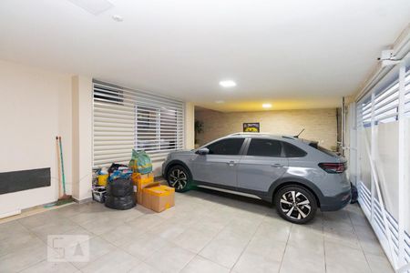 Casa à venda com 400m², 3 quartos e 4 vagas Casa à venda com 400m², 3 quartos e 4 vagasGaragem