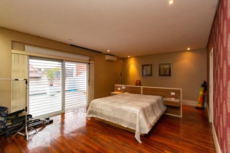 Casa à venda com 400m², 3 quartos e 4 vagas Casa à venda com 400m², 3 quartos e 4 vagasSuite 2