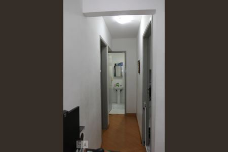 Corredor de apartamento para alugar com 2 quartos, 56m² em Santa Terezinha, São Bernardo do Campo