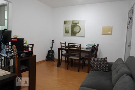 Sala de apartamento para alugar com 2 quartos, 56m² em Santa Terezinha, São Bernardo do Campo