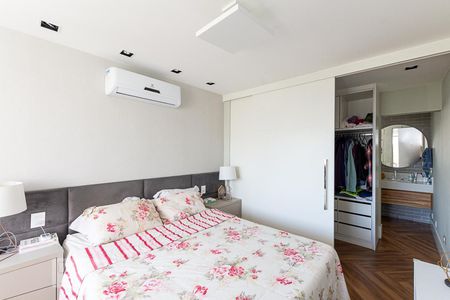 Suite  de apartamento à venda com 4 quartos, 140m² em Icaraí, Niterói