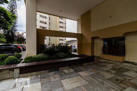 Entrada de apartamento à venda com 1 quarto, 53m² em Vila Monumento, São Paulo